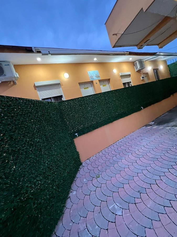 Hotel Ziku Дуррес Екстер'єр фото