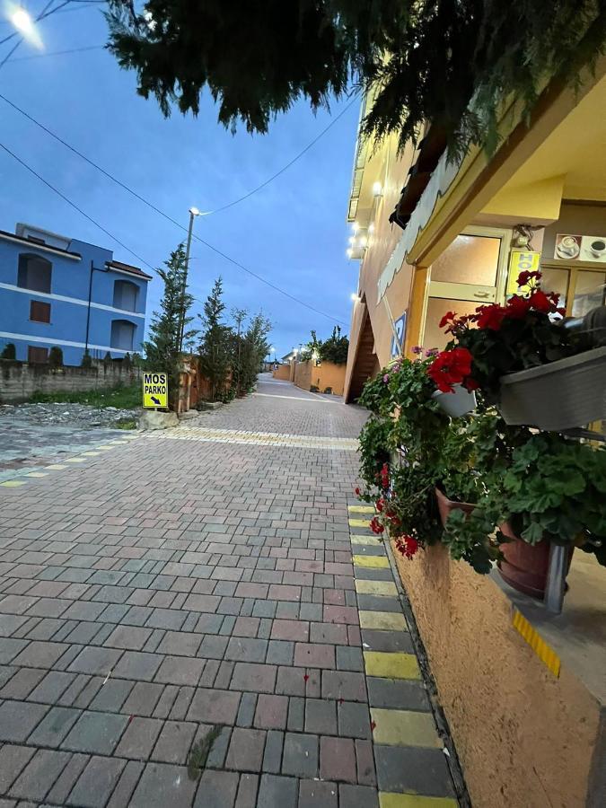 Hotel Ziku Дуррес Екстер'єр фото
