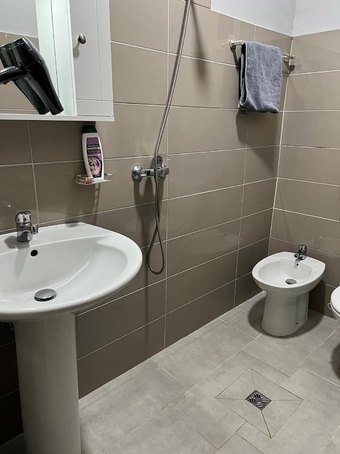 Hotel Ziku Дуррес Екстер'єр фото